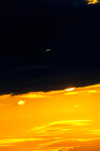 Mooie hemel bij zonsondergang — Stockfoto