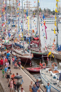 uzun boylu gemiler Szczecin oder Nehri üzerinde uzun boylu finali sırasında yelken yarışları 2013 Szczecin gemiler