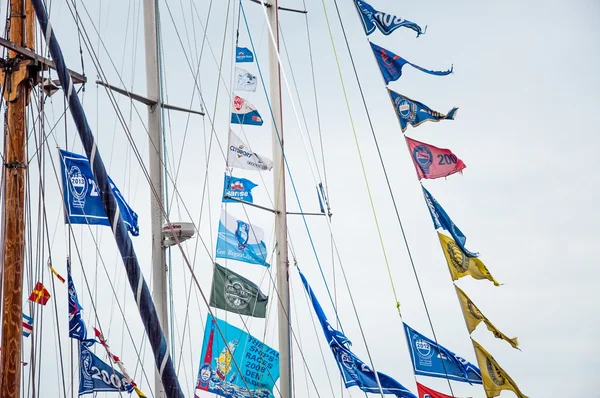 Navios altos navegando no rio Odra em Szczecin durante a final do The Tall Ships Races 2013 em Szczecin — Fotografia de Stock