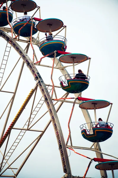 Besucher im Riesenrad — Stockfoto