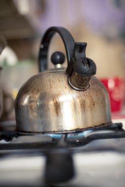 su kaynatın çaydanlık