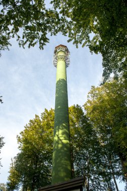 Watchtower Woods ortada