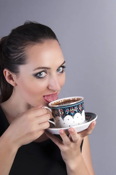 Geschäftsfrau trinkt Kaffee — Stockfoto