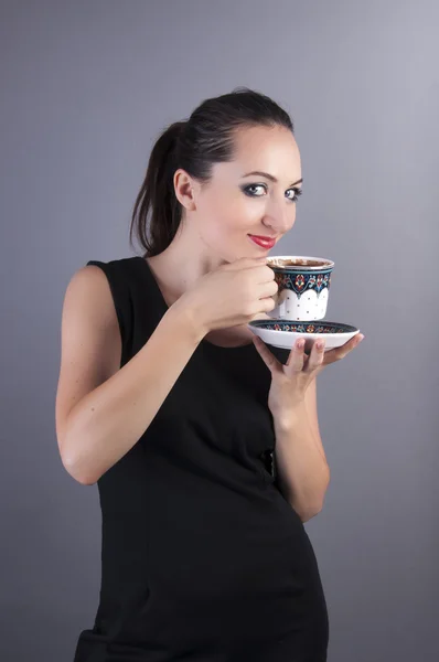 Geschäftsfrau trinkt Kaffee — Stockfoto