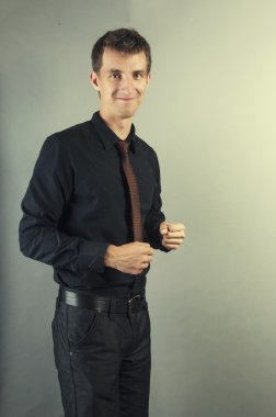 genç yakışıklı işadamı