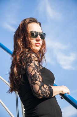 esmer kız açık görüntüleri