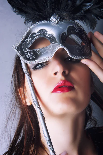 Mooi meisje met Venetiaanse masker — Stockfoto