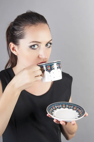 Geschäftsfrau trinkt Kaffee — Stockfoto