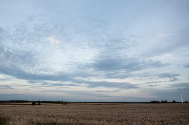 gün batımında windturbine
