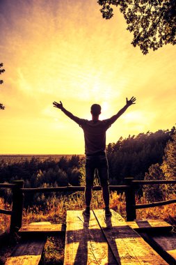 Adam hissediyorum özgürlük