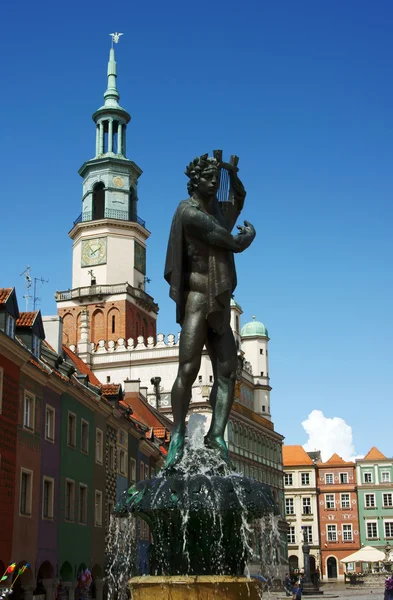 eski pazar heykel ile çeşme