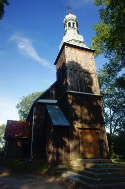 Belltower ile ahşap kilise