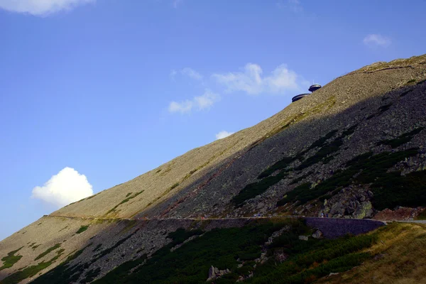 Refuge de montagne sur le sommet de Sniezka — Photo