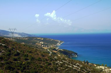 zakynthos Adası'nda kıyısında güç hattı