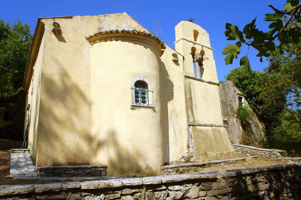 Igreja com torre na ilha de Corfu — Fotografia de Stock