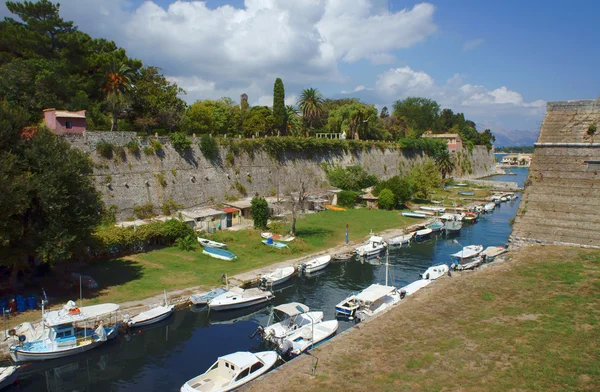 Fossato e Palaio Frourio nella città di Corfù — Foto Stock