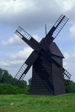 Polonya ahşap fırıldak