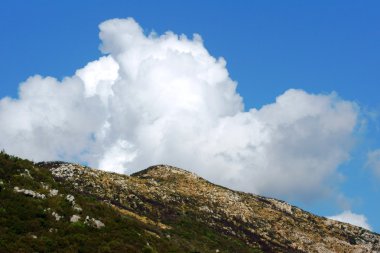 bulutu ve dağ Zirvesi