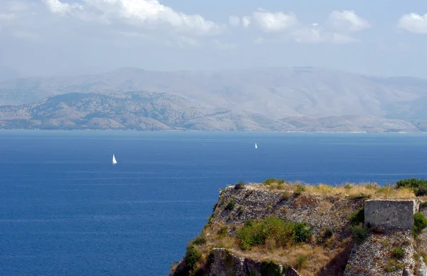 Citadel in city of Corfu and seacoast — Stock Photo, Image