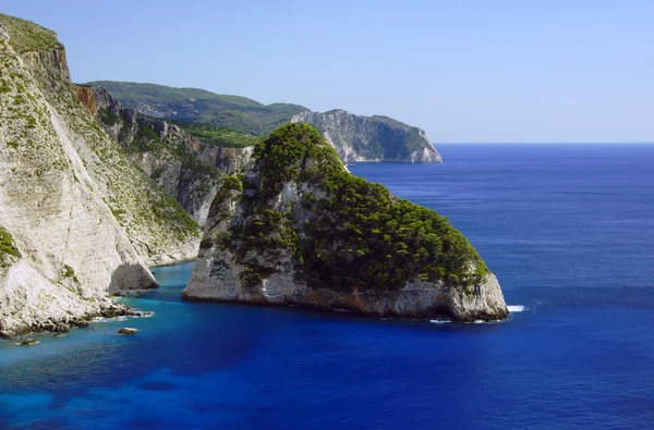 Cliff med stenar, ön zakynthos — Stockfoto