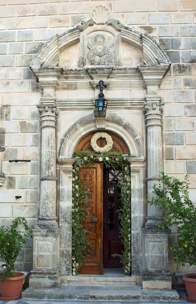 Puerta al monasterio en la isla de Zakynthos — Foto de Stock