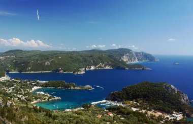 Yarımada ve Korfu Adası'nda bay görünümüne