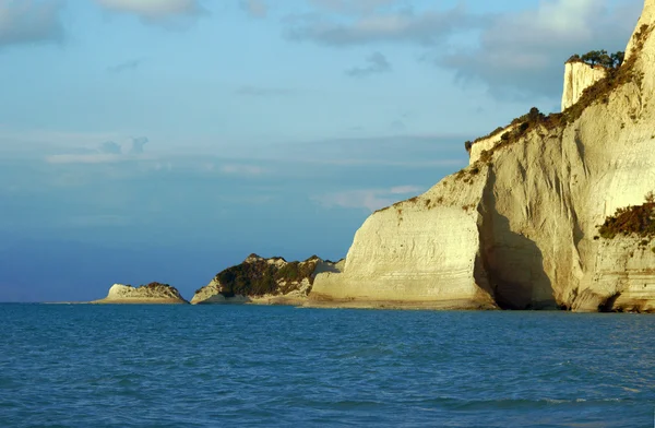 Klippen auf der Insel Korfu, Griechenland — Stockfoto