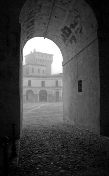 Brána v palazzo ducale v zimě, Mantova — Stock fotografie