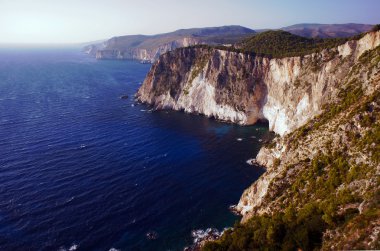 zakynthos adada kayalık uçurum