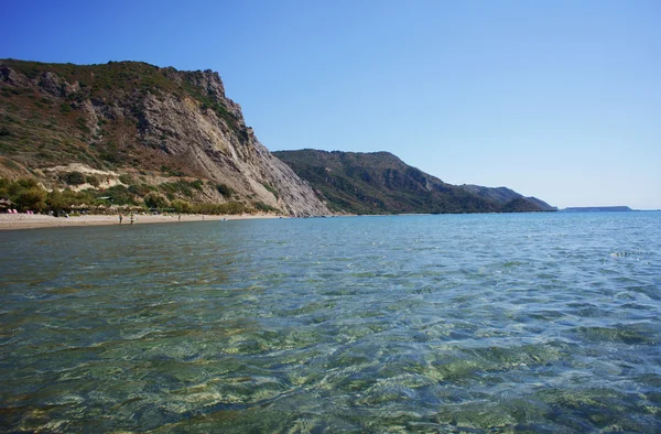 Rock i plaży na wyspie zakynthos na wybrzeżu — Zdjęcie stockowe