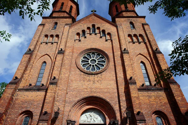 Pruszkow Gotik kilise kuleleri — Stok fotoğraf