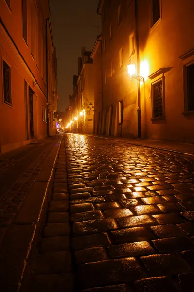 Asfalterade gatan efter regnet — Stockfoto