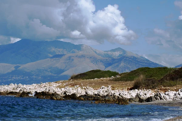 View to mountains in Albania from Corfu island — Stock Photo, Image