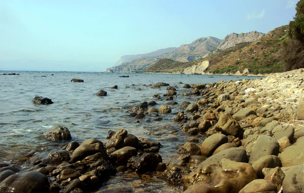 Strand met stenen, zakynthos eiland — Stockfoto