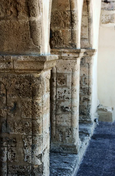 Columns in church, Zakynthos island — Stock Photo, Image