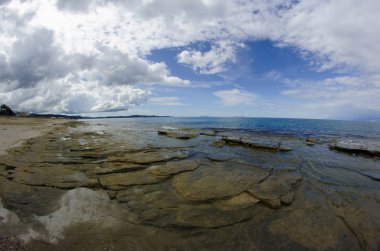 Yunan Korfu Adası plaj kayalar