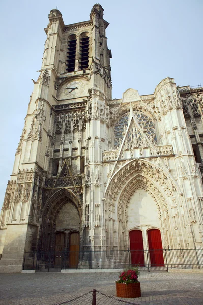 Catedral de San Pedro y San Pablo en Troyes — Foto de Stock