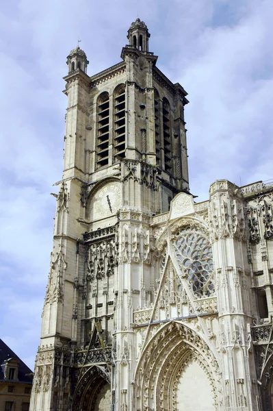 Katedrála v Saint-Jean-Saint-Pierre-et-saint-paul — Stock fotografie