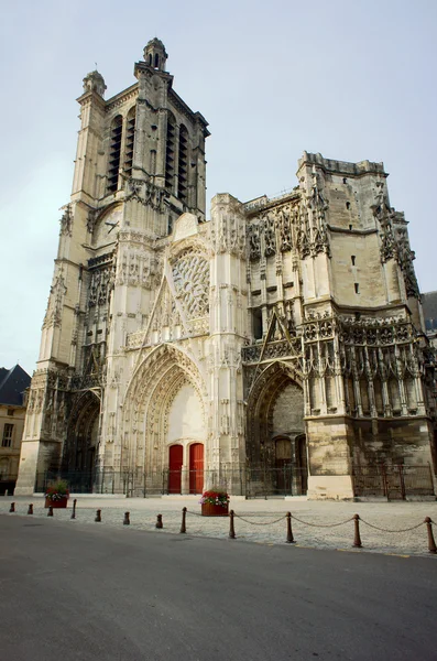 Gothic Saint-Pierre-et-Saint-Paul Cathedral — Stock Photo, Image