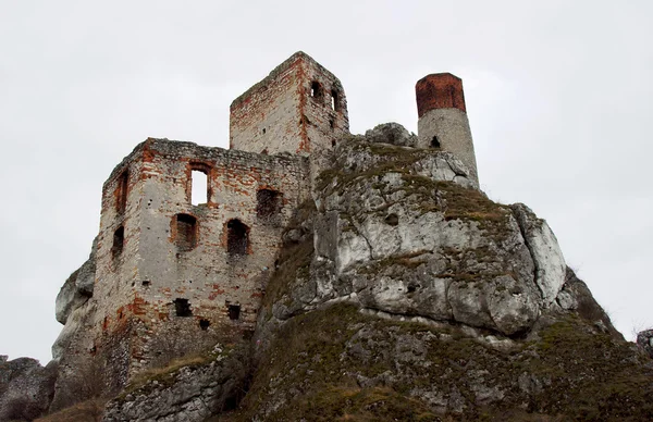 Castelo medieval arruinado — Fotografia de Stock