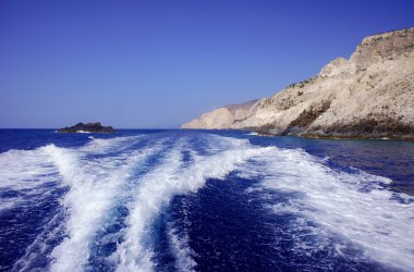 Cliff beyaz taşlarla