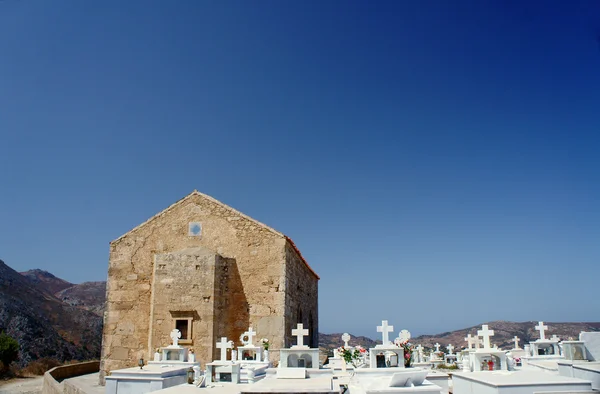 Cementerio ortodoxo y capilla —  Fotos de Stock