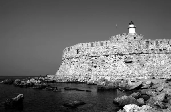 Bastille in haven in stad van Rhodos — Stockfoto