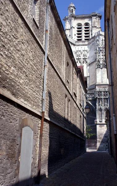 Δρόμο και θέα στον καθεδρικό ναό — Φωτογραφία Αρχείου