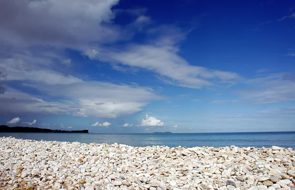 Kiezels op het strand — Stockfoto