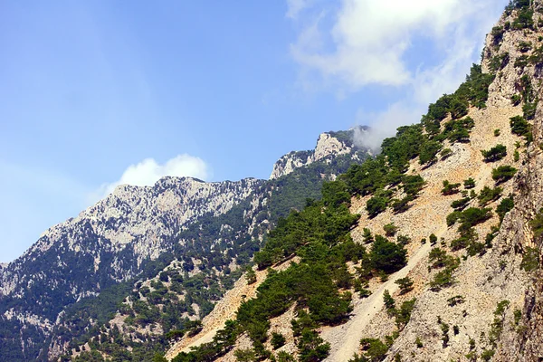 Cume rochoso das montanhas brancas — Fotografia de Stock