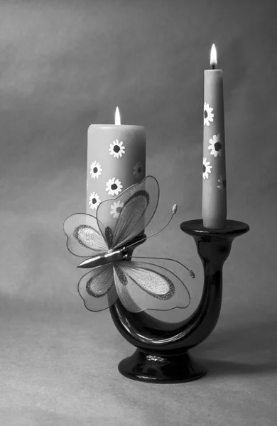 Candela accesa sul candeliere — Foto Stock