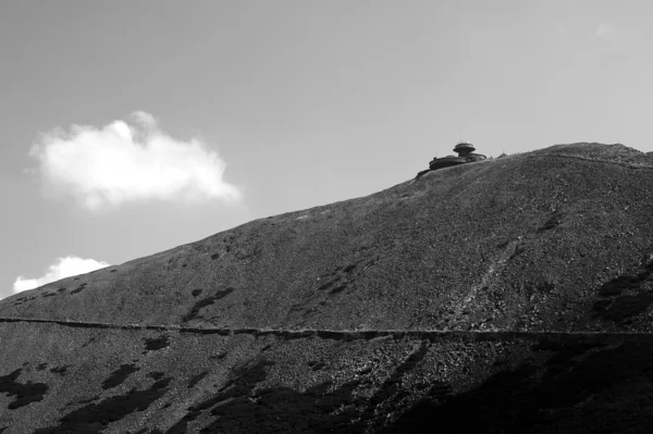 斯涅兹卡峰与山区避难所 — 图库照片
