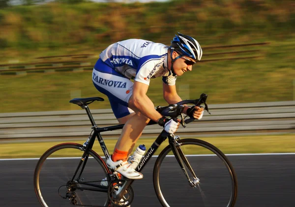 Cykling utbildning på spåret bilen — Stockfoto