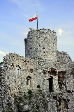 yıkık kalede Kulesi